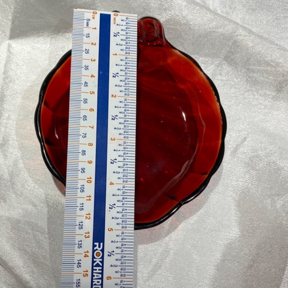 Vintage red glass ashtray. Vintage ashtray. - Picture 4 of 4